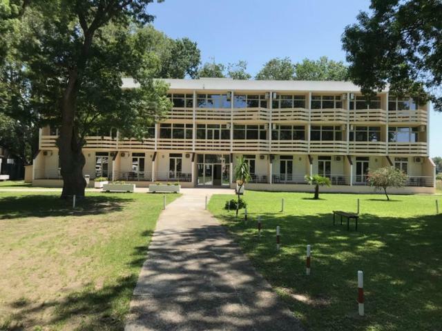 Htp Velika Plaza Ulcinj Hotel ภายนอก รูปภาพ